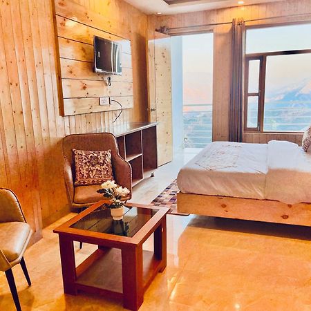 Hotel Classic Crown - #Scenic Mountain View #Open Terrace #Parking #Premium Rooms With Balcony #Guest Preferred #Best Selling Hotel In Mussoorie Eksteriør bilde