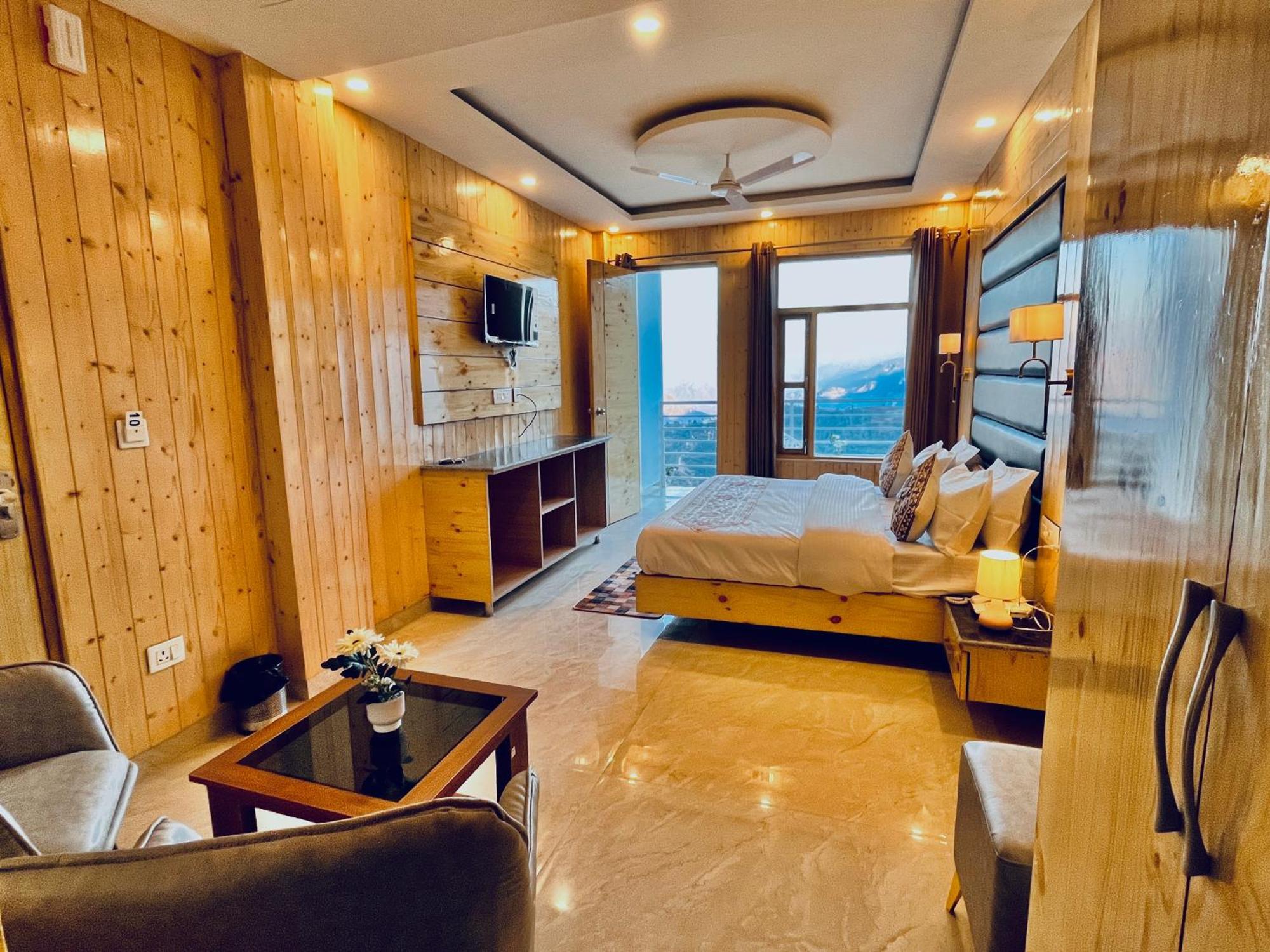 Hotel Classic Crown - #Scenic Mountain View #Open Terrace #Parking #Premium Rooms With Balcony #Guest Preferred #Best Selling Hotel In Mussoorie Eksteriør bilde