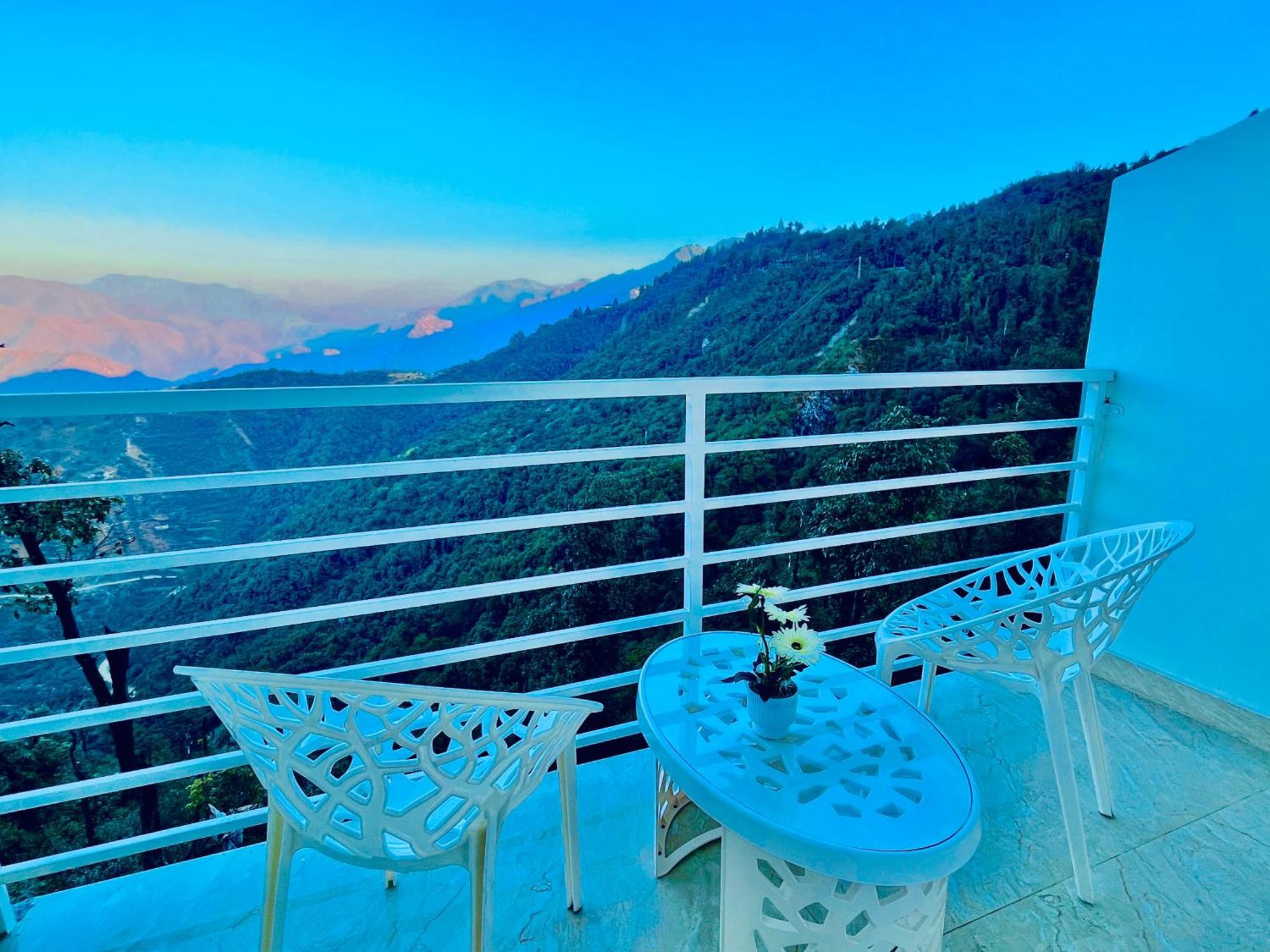 Hotel Classic Crown - #Scenic Mountain View #Open Terrace #Parking #Premium Rooms With Balcony #Guest Preferred #Best Selling Hotel In Mussoorie Eksteriør bilde