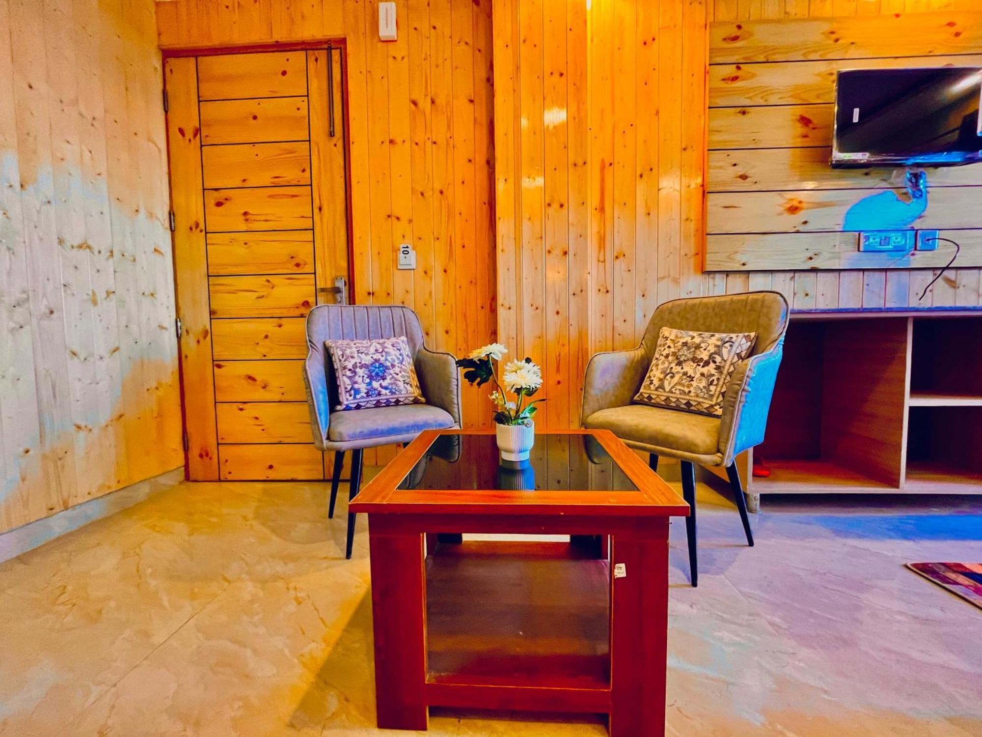 Hotel Classic Crown - #Scenic Mountain View #Open Terrace #Parking #Premium Rooms With Balcony #Guest Preferred #Best Selling Hotel In Mussoorie Eksteriør bilde