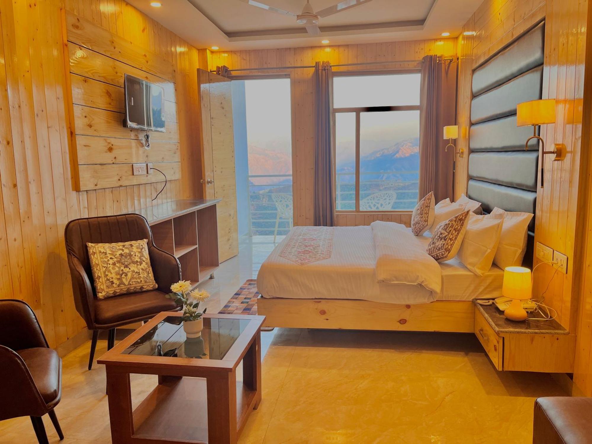 Hotel Classic Crown - #Scenic Mountain View #Open Terrace #Parking #Premium Rooms With Balcony #Guest Preferred #Best Selling Hotel In Mussoorie Eksteriør bilde